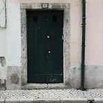 Apartamento Cozy 3 Bedroom In Lively Bairro Alto *