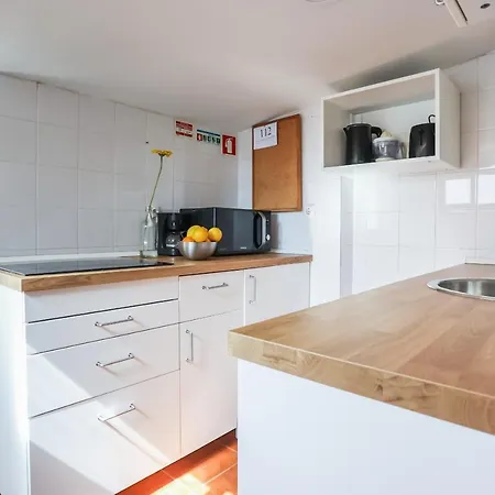 Cozy 3 Bedroom In Lively Bairro Alto 아파트 *