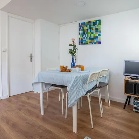 Apartamento Cozy 3 Bedroom In Lively Bairro Alto