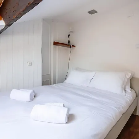 Cozy 3 Bedroom In Lively Bairro Alto