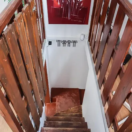 Cozy 3 Bedroom In Lively Bairro Alto Apartment